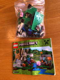 LEGO Minecraft 21123 The Iron Golem with Instructions