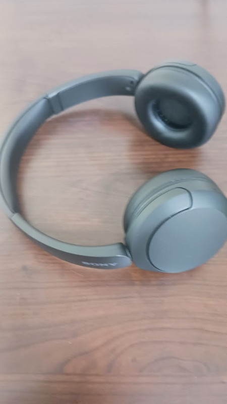 Sony Bluetooth Headphones Sans Fil dans Appareils électroniques  à Ville de Montréal - Image 3
