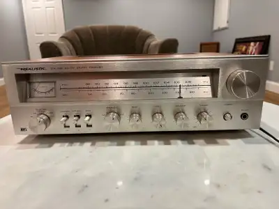 Realistic STA-64B AM/FM receiver, View more