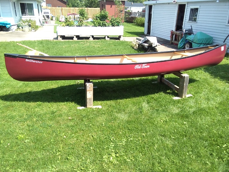 Old Town Stillwater 14ft Canoe , Only 53lbs, w/Paddles & PFDs Canoes