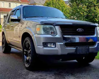 BEST OFFER IN PERSON ONLY! Cash or etransfer. Stong & reliable truck. V8, 6spd auto, AWD, a/c, dual...