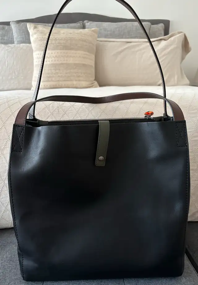 Rag and Bone Tote in Bags & Luggage in City of Montréal - Image 3