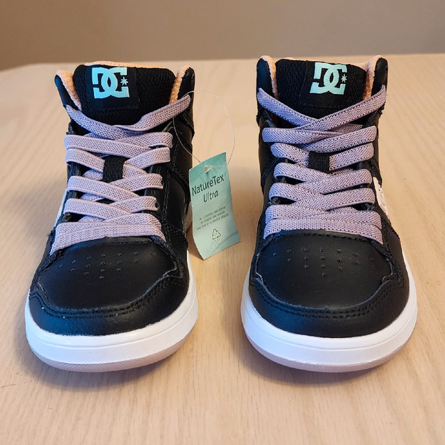 DC Hi-top sneakers girl's size 11 in Kids & Youth in Prince George - Image 4