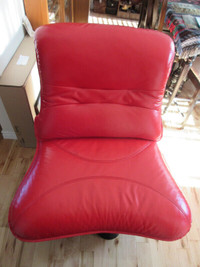 Used, Red swivel chair, few knicks, pick up in Timmins only