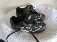 Eletto indoor soccer shoes Ladies size 8 or guys size 6