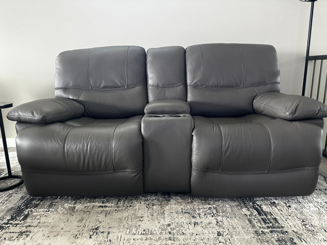 Reclining Love Seat with Console  in Couches & Futons in Medicine Hat - Image 2