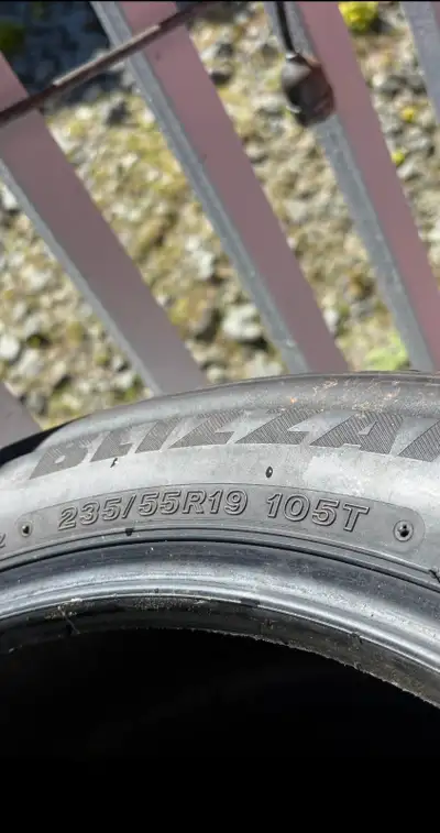 Bridgestone Blizzak DM V2 Winter Tire for Truck & SUV. Used lightly for one month. 19’ Winter tires...