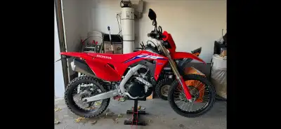 La moto a 11 888 km Excellente état esthétique et mécanique L’entretien complet est fait depuis les...