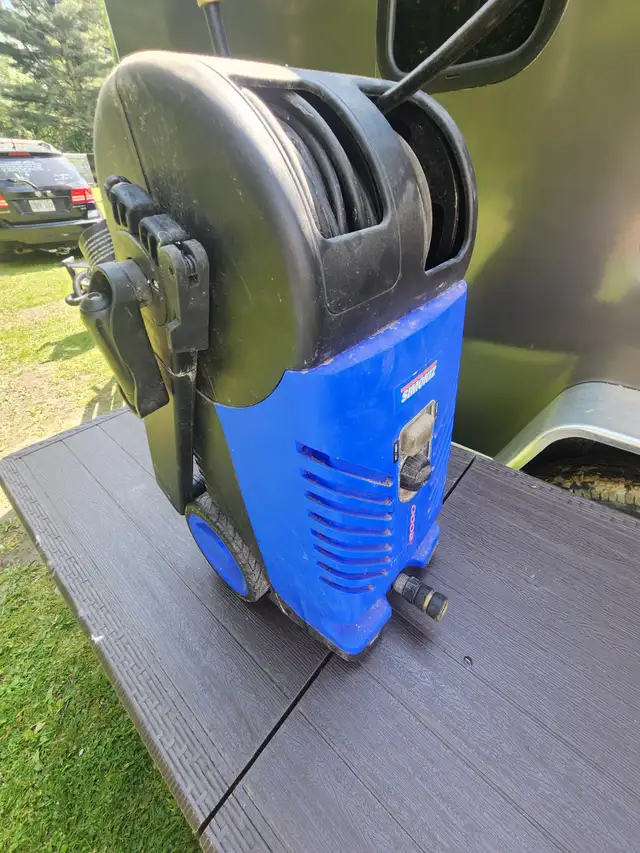 Simoniz S2000 Power Washer Corded W Foldable Handle in Outdoor Tools & Storage in Windsor Region - Image 4