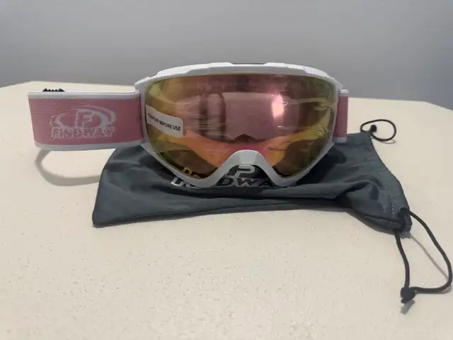Kids Ski Goggles in Ski in Ottawa - Image 3