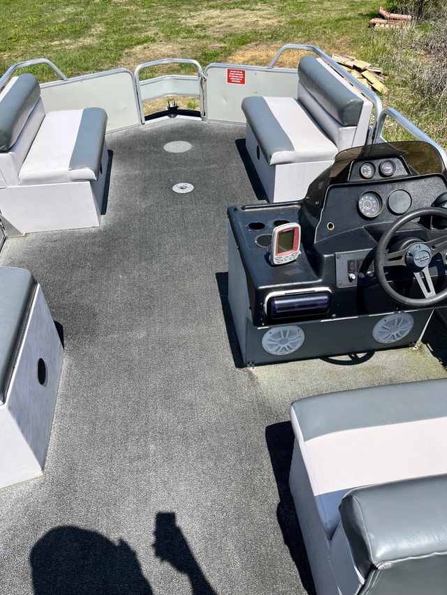 21 ft pontoon with trailer Powerboats & Motorboats Kingston Kijiji