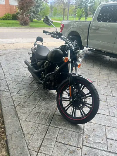 This sleek, pre-owned 2011 Kawasaki Vulcan is ready to hit the road with its powerful engine and sty...