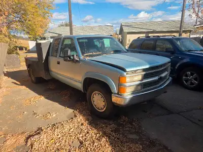 1994 GMC 1ton welding rig 2wd 350 engine runs and drives good Odometer reads 368000 replacement engi...