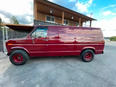 1989 E150 4.9 Litre Inline 6 Cylinder 5 Manual Speed Transmission 144,000 Km Interior Needs Finishin...