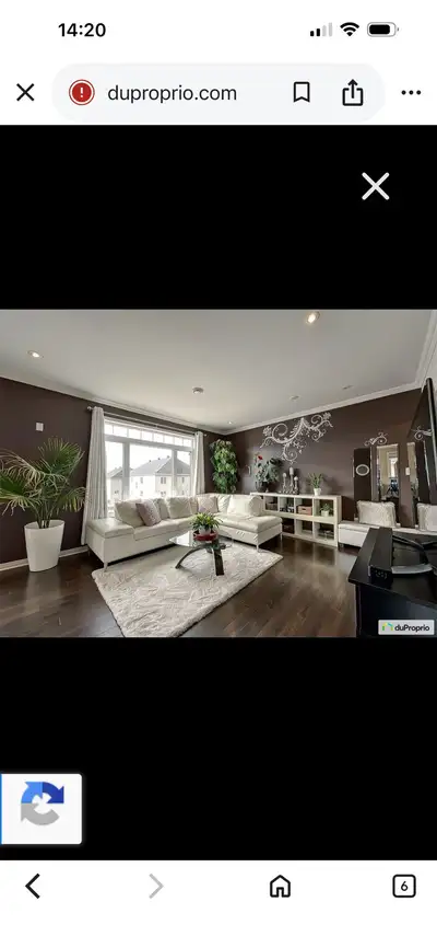 Condo à vendre meublé et libre immédiatement ! Découvrez un espace de vie moderne et lumineux situé...