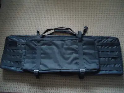 Large hunting rifle carry bag / paintball carry bag, tactical soft padded carry bag, lots of room an...