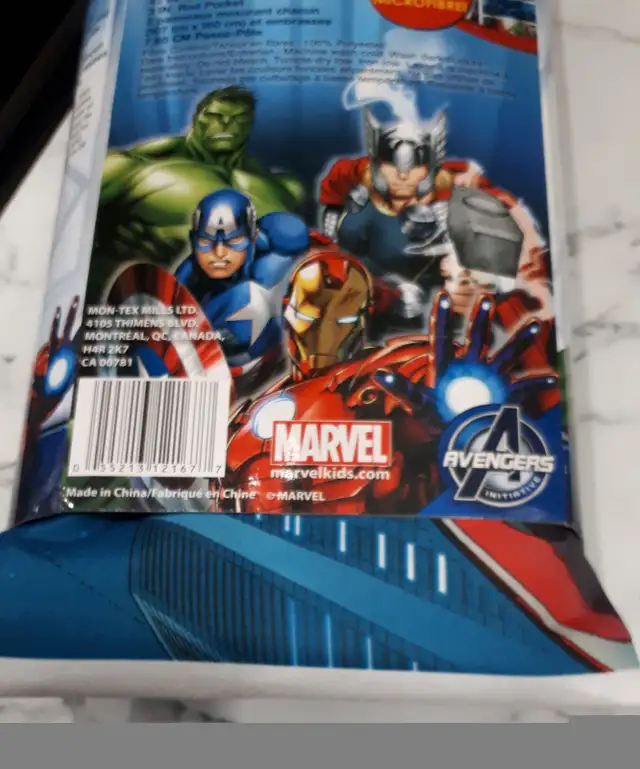 AVENGERS COMFORTER, SHEET AND DRAPES SET in Bedding in Peterborough - Image 10