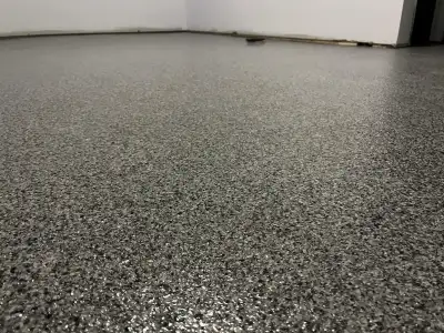 Transformez votre garage, sous-sol ou atelier avec un revêtement en époxy coating haute résistance !...