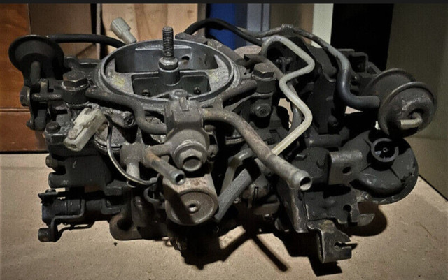 Mazda RX-7 Carburetor in Engine & Engine Parts in Ottawa