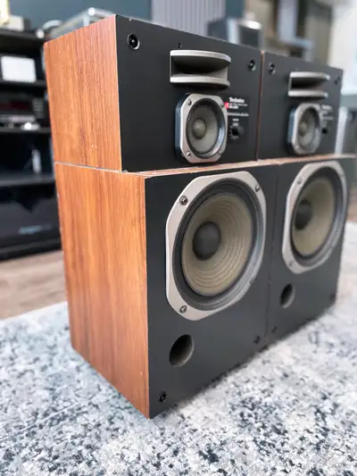 Technics SB-L200 - 3 Way Linear Phase vintage Speakers, View more
