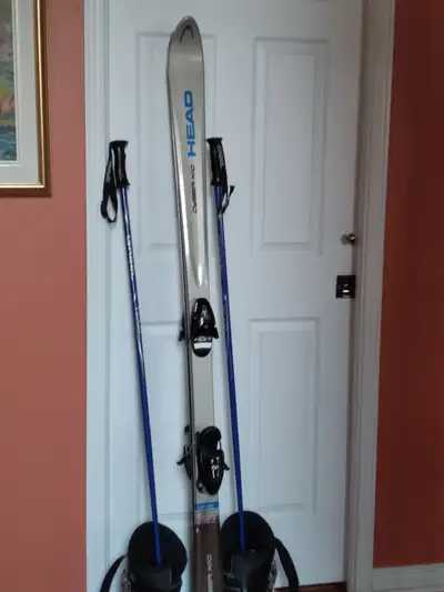 SKIS ALPINS, View more