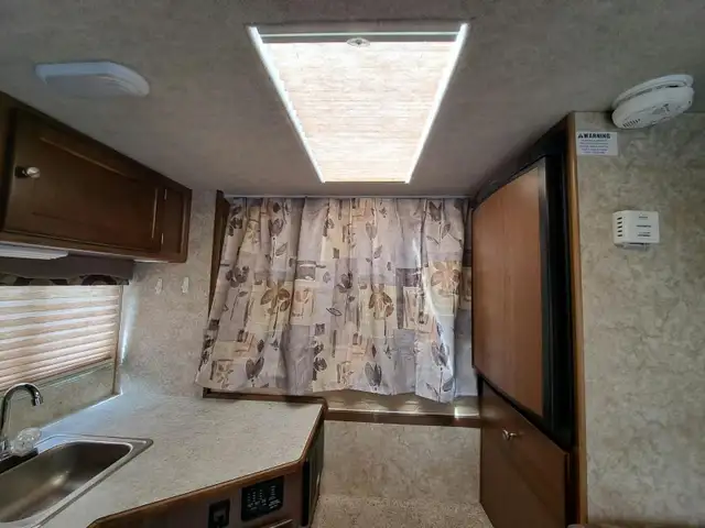 2021 Travelaire 80WS Model 1/2 ton Camper in Travel Trailers & Campers in Cowichan Valley / Duncan - Image 6
