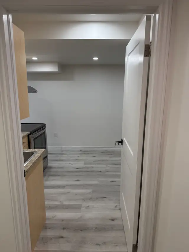 2 Bedroom house available for rent in Whitby, Williamsburg in Long Term Rentals in Oshawa / Durham Region - Image 4