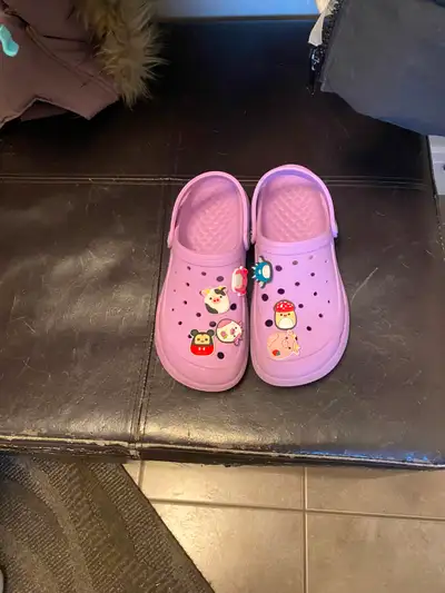 Girls Shoes size 6, View more