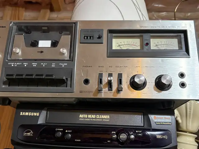 VINTAGE TOSHIBA STEREO CASSETTE… in General Electronics in Hamilton - Image 5