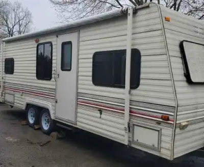 Fully renovated 1992 26ft Terry Resort by Fleetwood camper for sale Perfect for an Airbnb, family vi...