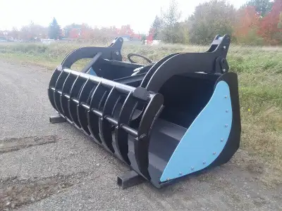 Benne, godet, bucket multifonction à grappin HD pour chargeur ALO. La benne est équipée de cotés dém...