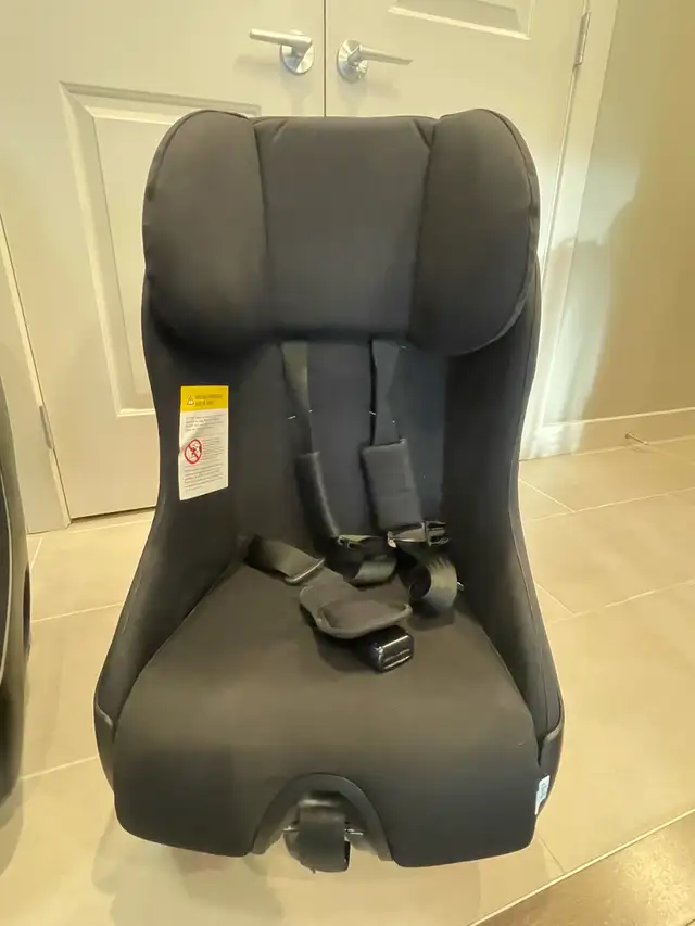Clek Foonf Convertible Car Seat- Excellent Condition! in Strollers, Carriers & Car Seats in Edmonton - Image 4