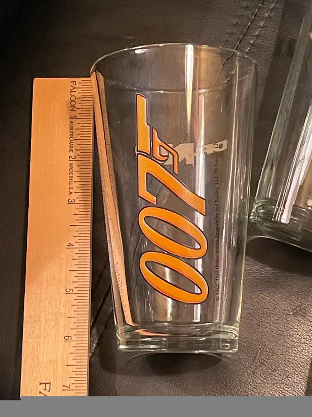 Four James Bond 007 pint drinking glasses in Arts & Collectibles in City of Toronto - Image 4