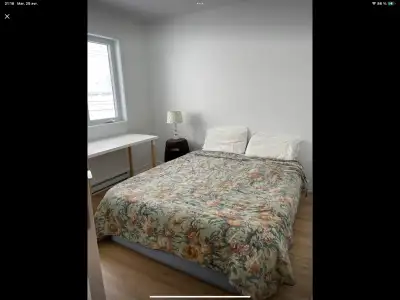 Chambre à louer dans un magnifique 51/2 près de la 20 et de la 116. Inclus électricité, chauffage et...