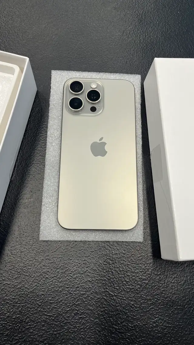 Iphone 15 Pro Max in Cell Phones in Mississauga / Peel Region - Image 4