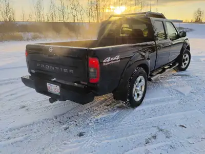 Supercharged 3.3, runs and drives great with no weird engine noises. Strong 4WD with manual shift th...