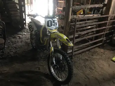 I have a 2006 rmz250 it is a fast bike runs nice but has to be bump started to get it warmed up the...