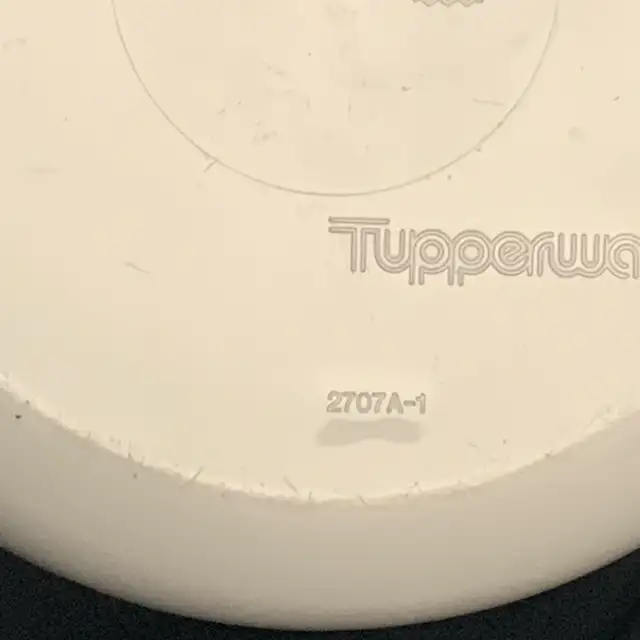 Tupperware One Touch Canister “Chefs” in Kitchen & Dining Wares in Oshawa / Durham Region - Image 7