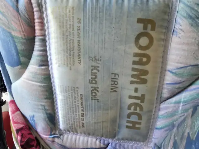 Queen Mattress with Cover in Beds & Mattresses in Mississauga / Peel Region - Image 5