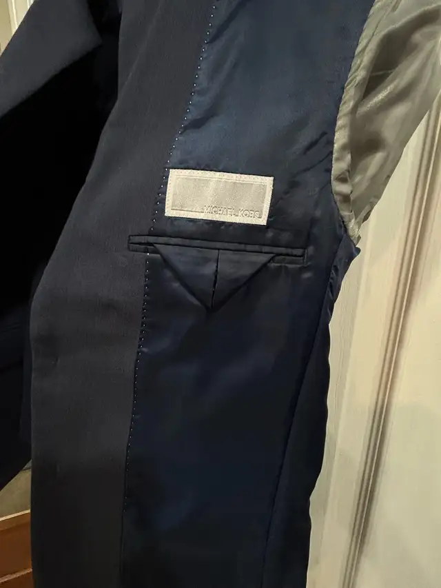 Boy’s Michael Kors 2-piece  Suit,  Dress Shirt/Belt/Tie bundle in Kids & Youth in Calgary - Image 6