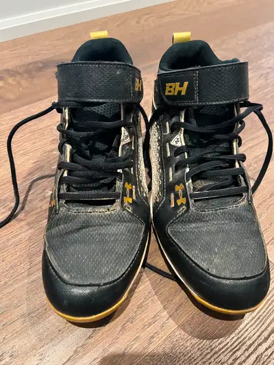 Under Armour BH Baseball Cleats Size-Men’s 8 In good condition. Pickup in Barrie.
