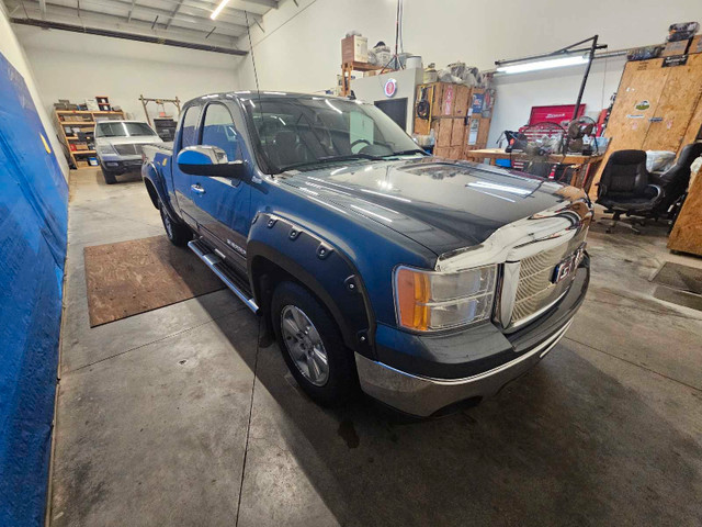 2013 GMC Sierra 1500 SLT 5.3L 4X4 in Cars & Trucks in Saskatoon - Image 4