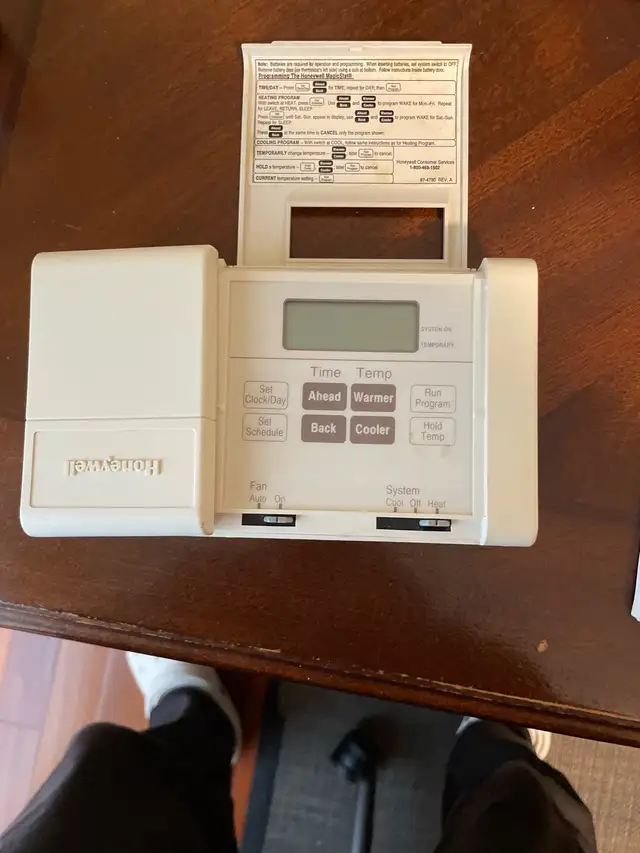 Thermostat in General Electronics in Markham / York Region - Image 2