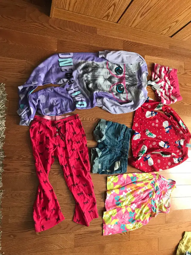 Girls Size 4/5 small Clothing Lot in Kids & Youth in Oshawa / Durham Region - Image 2