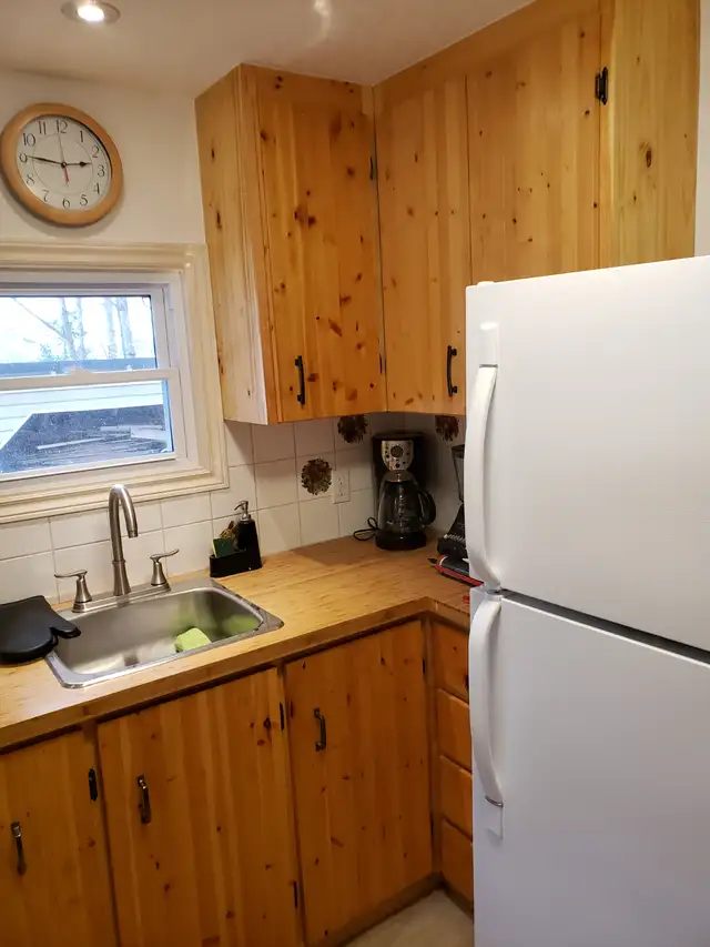 Three Bedroom Cottage, 45 minutes north of Kingston in Ontario in Canada - Image 5