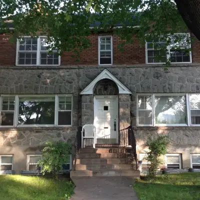 Côte-des-Neiges, BEAU 61/2 EN COLOCATION BIEN SITUÉ FACE PARC PRÈS UDEM/HEC : Belles chambres meublé...