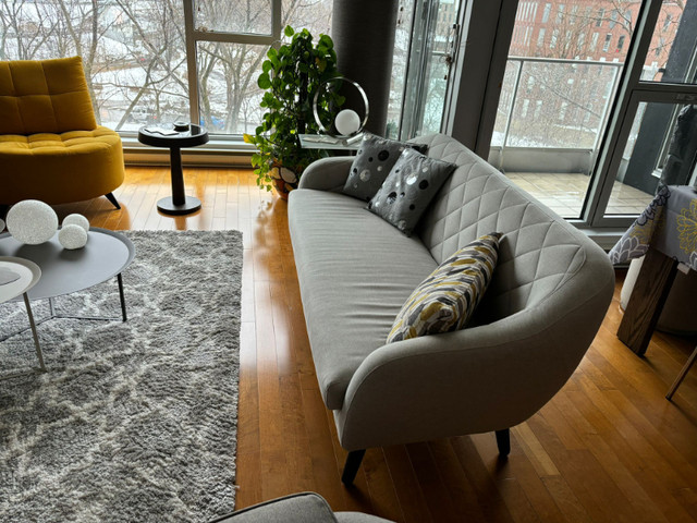 Magnifique canapé en excellent état (Maison Corbeil) 500$ dans Sofas et futons  à Ville de Montréal - Image 3
