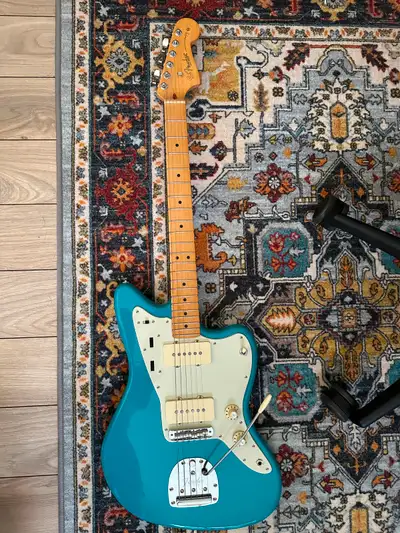 American Pro II Jazzmaster, View more