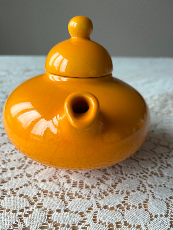 Yellow Ceramic HayHoe Flowerdale Tea Pot in Kitchen & Dining Wares in Ottawa - Image 2