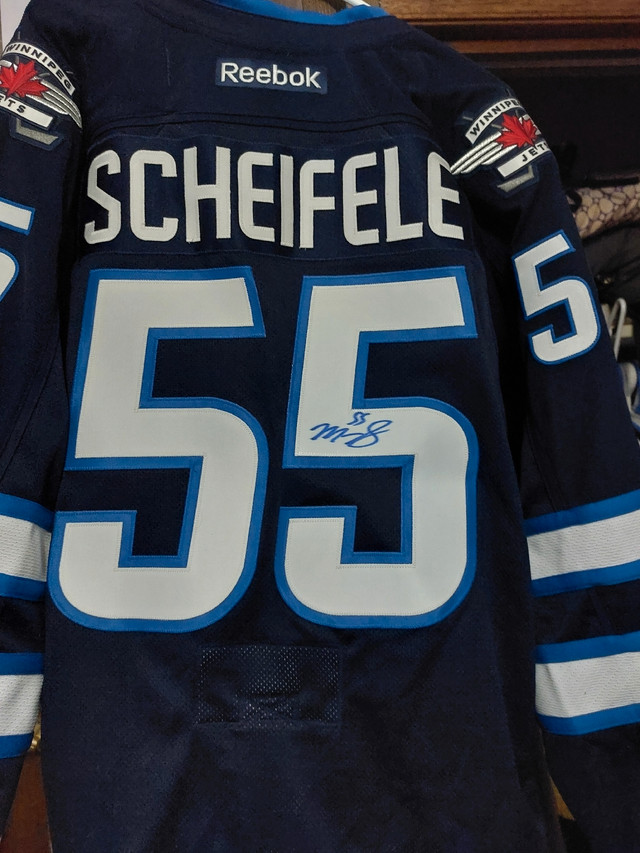 Winnipeg Jets Scheifele signed jersey in Hockey in Winnipeg